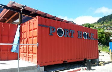 Porthole Bar & Restaurant